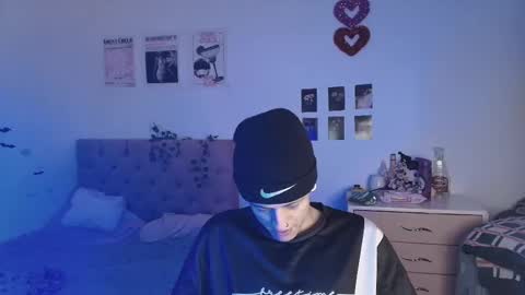 Snapshot of 2cb0y chatting on 09-08-25, 08:41 BAD online show from 09-08-25, 08:41