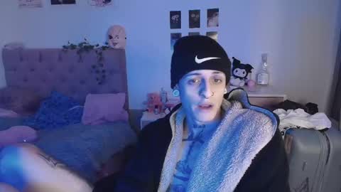 Snapshot of 2cb0y chatting on 09-11-25, 03:17 BAD online show from 09-11-25, 03:17