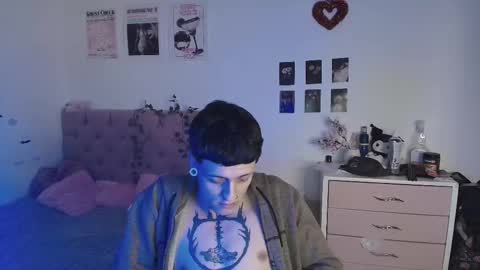 Snapshot of 2cb0y chatting on 09-12-25, 12:22 BAD online show from 09-12-25, 12:22