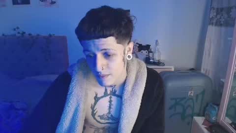 Snapshot of 2cb0y chatting on 09-13-25, 07:57 BAD online show from 09-13-25, 07:57