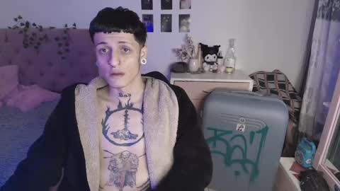 Snapshot of 2cb0y chatting on 09-16-25, 08:32 BAD online show from 09-16-25, 08:32