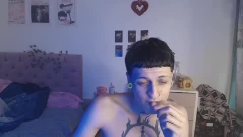 Snapshot of 2cb0y chatting on 09-21-25, 03:08 BAD online show from 09-21-25, 03:08