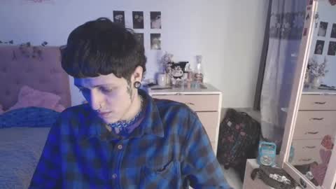 Snapshot of 2cb0y chatting on 10-15-25, 09:26 BAD online show from 10-15-25, 09:26