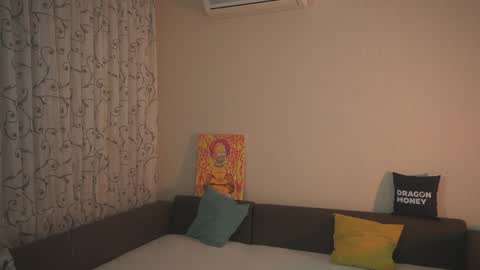 Elley  online show from 12-19-24, 04:24