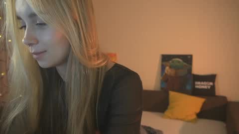 Elley  online show from 12-24-24, 04:30