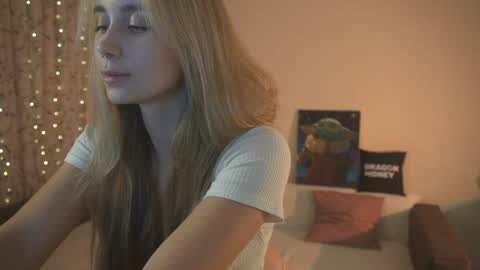 Elley  online show from 01-28-25, 05:03