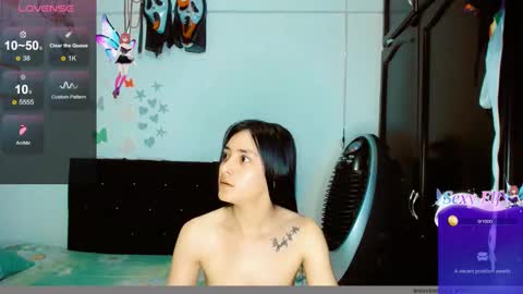 Snapshot of 2girls__dream chatting on 12-17-24, 10:23 samantha sharon online show from 12-17-24, 10:23