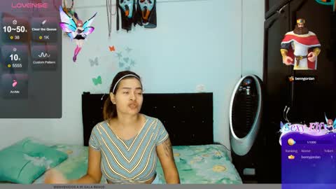Snapshot of 2girls__dream chatting on 12-19-24, 10:56 samantha sharon online show from 12-19-24, 10:56