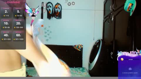 Snapshot of 2girls__dream chatting on 01-08-25, 09:10 samantha sharon online show from 01-08-25, 09:10