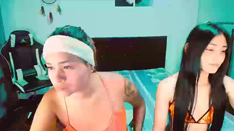 Snapshot of 2girls__dream chatting on 09-11-25, 10:43 samantha sharon online show from 09-11-25, 10:43