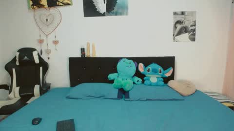 Snapshot of 2girls__dream chatting on 05-28-26, 03:42 samantha sharon online show from 05-28-26, 03:42