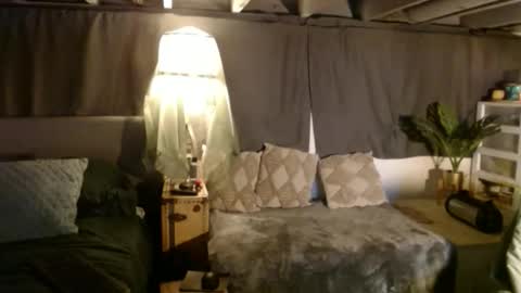 2hungrichards23 online show from 04-10-26, 07:51