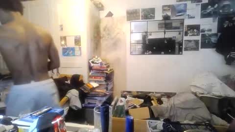 2l82agree online show from 10-24-25, 03:19