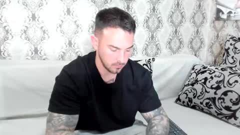 2sexymuscles online show from 04-21-26, 07:50