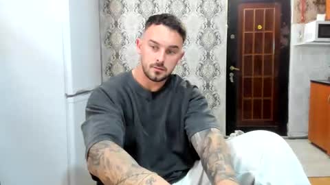 Snapshot of 2sexymuscles chatting on 05-22-26, 08:25 2sexymuscles online show from 05-22-26, 08:25