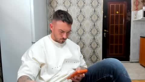 Snapshot of 2sexymuscles chatting on 05-28-26, 08:17 2sexymuscles online show from 05-28-26, 08:17