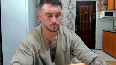 Snapshot of 2sexymuscles chatting on 06-07-26, 08:12 2sexymuscles online show from 06-07-26, 08:12