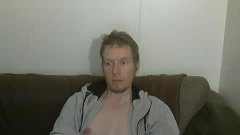 2small4you83 online show from 05-05-26, 05:04