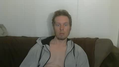 2small4you83 online show from 05-05-26, 05:10