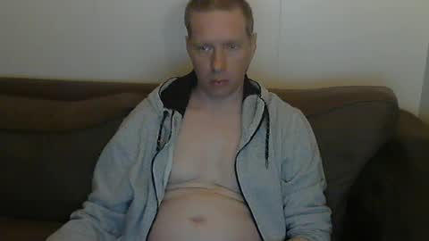 2small4you83 online show from 05-27-26, 01:57