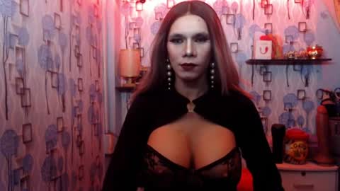 Snapshot of 30cmfullyloadedcum chatting on 06-23-26, 07:17 Julia G online show from 06-23-26, 07:17