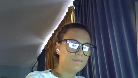 33tinarose online show from 09-22-25, 11:23