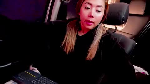 independent model online show from 10-15-25, 11:21