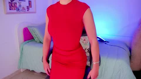 independent model online show from 05-05-26, 09:39