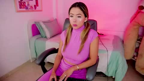 independent model online show from 05-10-26, 09:25