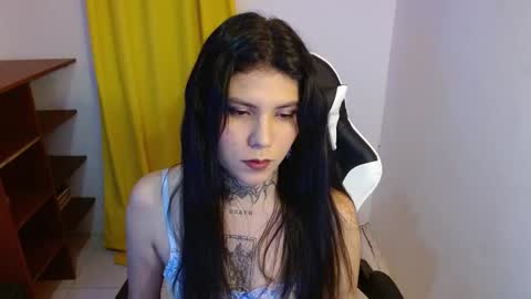 erika online show from 10-05-25, 04:22