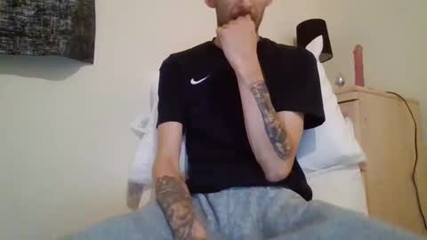 420feetloverr420 online show from 09-22-25, 11:07