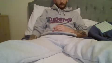 420feetloverr420 online show from 10-30-25, 02:18