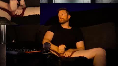 Snapshot of 4rosted chatting on 12-21-25, 08:32 Frosteds Dick Dungeon online show from 12-21-25, 08:32