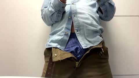 555tony555 online show from 03-10-26, 01:43