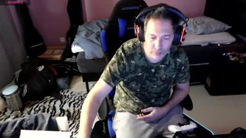 Snapshot of 55hotgboy chatting on 03-10-26, 10:20 Larese Carlo online show from 03-10-26, 10:20