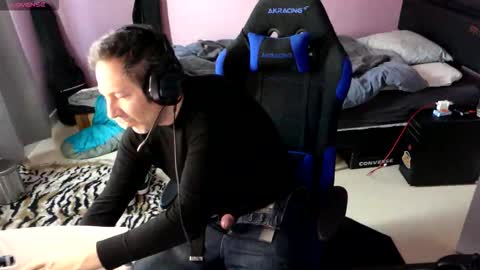 Snapshot of 55hotgboy chatting on 03-12-26, 11:27 Larese Carlo online show from 03-12-26, 11:27