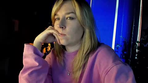 Snapshot of 5_in_one chatting on 02-05-25, 08:54 Sunshine online show from 02-05-25, 08:54