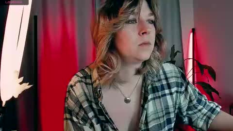 Snapshot of 5_in_one chatting on 02-18-26, 04:19 Sunshine online show from 02-18-26, 04:19