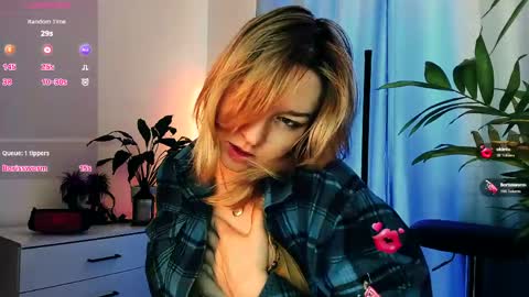 Snapshot of 5_in_one chatting on 04-10-26, 07:13 Sunshine online show from 04-10-26, 07:13