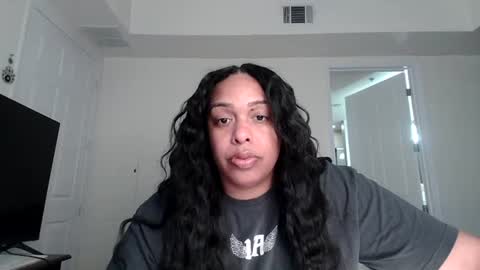 Snapshot of 6ft3bbwoneofakind chatting on 08-01-26, 06:29 Jazzy Girl online show from 08-01-26, 06:29