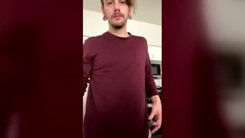 Snapshot of 6inchthrobber chatting on 02-18-26, 03:30 Daddy online show from 02-18-26, 03:30