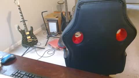 Snapshot of 6stringer62 chatting on 03-15-26, 04:02 6stringer62 online show from 03-15-26, 04:02