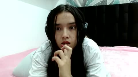 Luna online show from 09-30-25, 02:27