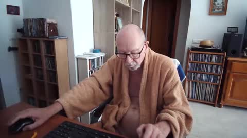  Papi  online show from 04-30-26, 08:09