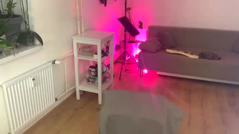 Ivy online show from 01-15-25, 03:39