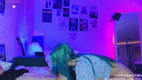 Snapshot of 819sunflowerinahat2016 chatting on 01-29-25, 03:26 Cornelia and Dante online show from 01-29-25, 03:26