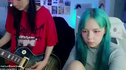 Snapshot of 819sunflowerinahat2016 chatting on 03-09-25, 11:58 Cornelia and Dante online show from 03-09-25, 11:58