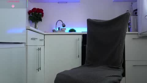 Snapshot of 888_666 chatting on 06-09-26, 04:02 Monicano face online show from 06-09-26, 04:02