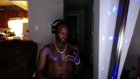 NoFaceNoCase online show from 10-11-25, 05:17