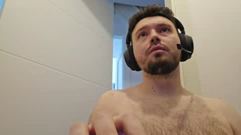 8inchdude93 online show from 06-25-26, 07:46